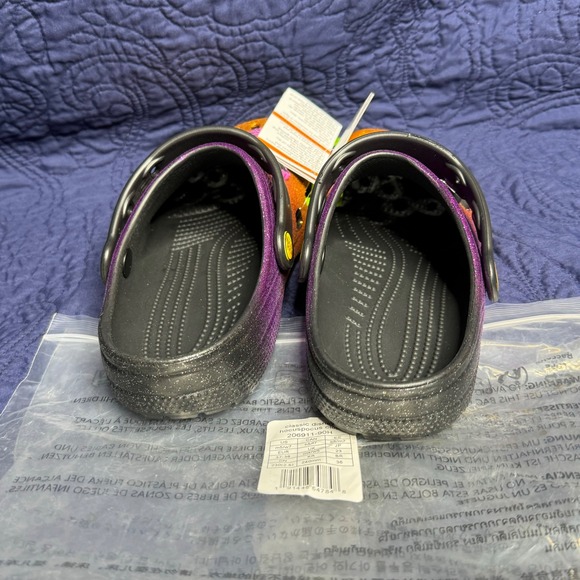 New Crocs Hocus Pocus Sisters Glitter Clogs Women Size 7 Orange Purple Jibbitz - Picture 3 of 4